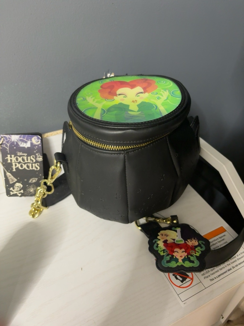 Disney Loungefly Hocus Pocus Cauldron Crossbody Bag
